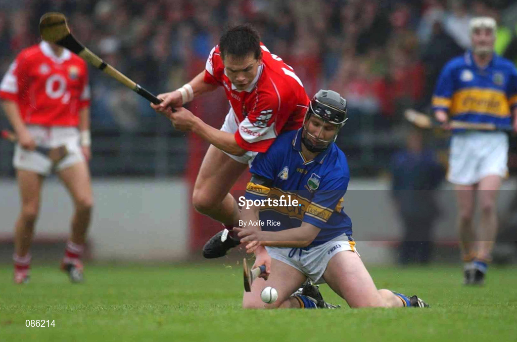 21 April 2002; Alan Browne of Cork in action against Philip Maher of Tipperary during the Allianz National Hurling League Semi-Final match between Cork and Tipperary at Páirc Uí Chaoimh in Cork. Photo by Aoife Rice/Sportsfile