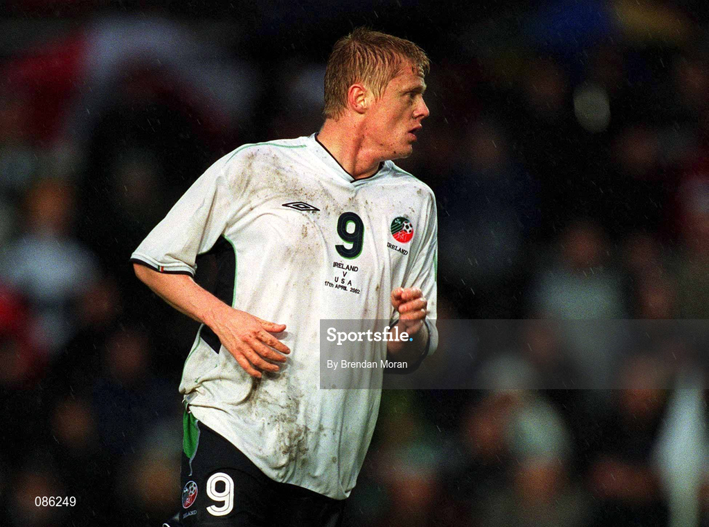 17 April 2002; Damien Duff of Republic of Ireland during the International Friendly match between Republic of Ireland and USA at Lansdowne Road in Dublin. Photo by Brendan Moran/Sportsfile