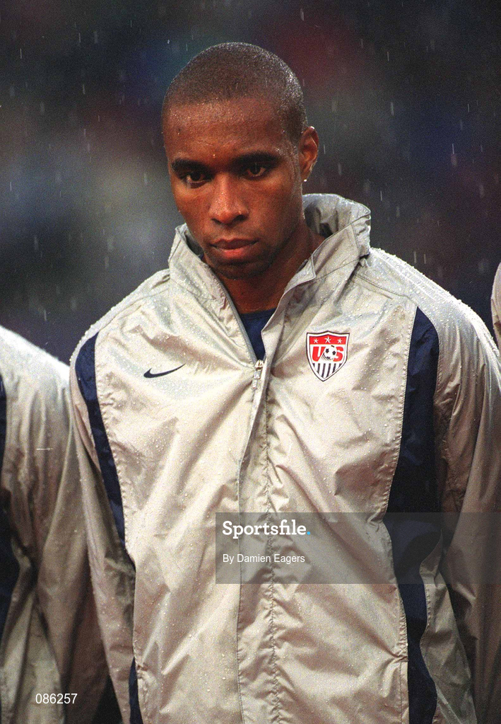 17 April 2002; Eddie Pope of USA prior to the International Friendly match between Republic of Ireland and USA at Lansdowne Road in Dublin. Photo by Damien Eagers/Sportsfile