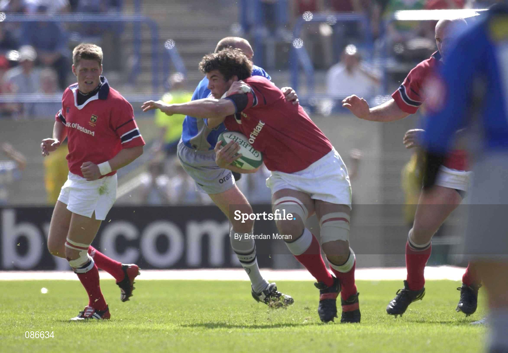 27 April 2002; Donnacha O'Callaghan of Munster in action against Gregor Townsend of Castres during the Heineken European Cup Semi-Final match between Castres and Munster at Stade de la Mediterranie in Beziers, France. Photo by Brendan Moran/Sportsfile