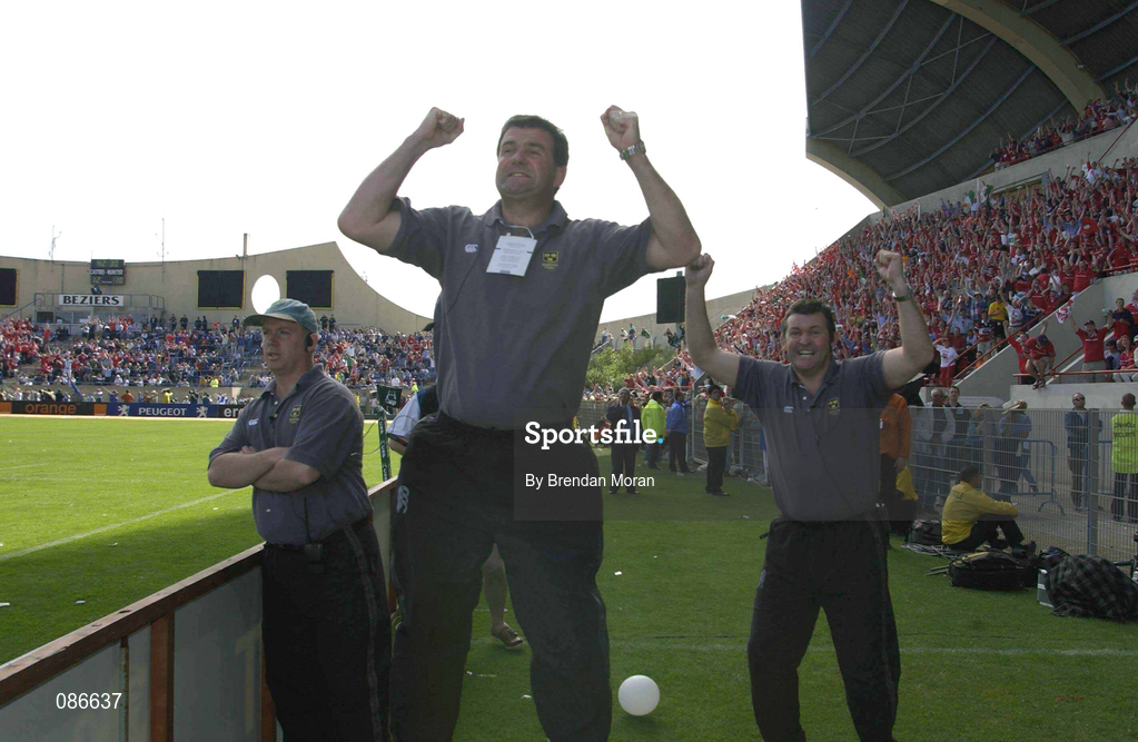 27 April 2002; Munster head coach Declan Kidney, left, manager Jerry Holland, centre, and assistant coach Niall O'Donovan celebrate John Kelly's last minute try during the Heineken European Cup Semi-Final match between Castres and Munster at Stade de la Mediterranie in Beziers, France. Photo by Brendan Moran/Sportsfile