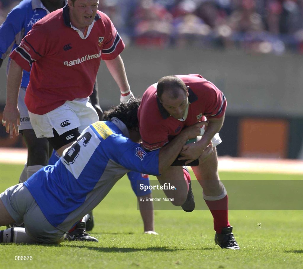 27 April 2002; Peter Clohessy of Munster in action against Romain Froment of Castres during the Heineken European Cup Semi-Final match between Castres and Munster at Stade de la Mediterranie in Beziers, France. Photo by Brendan Moran/Sportsfile