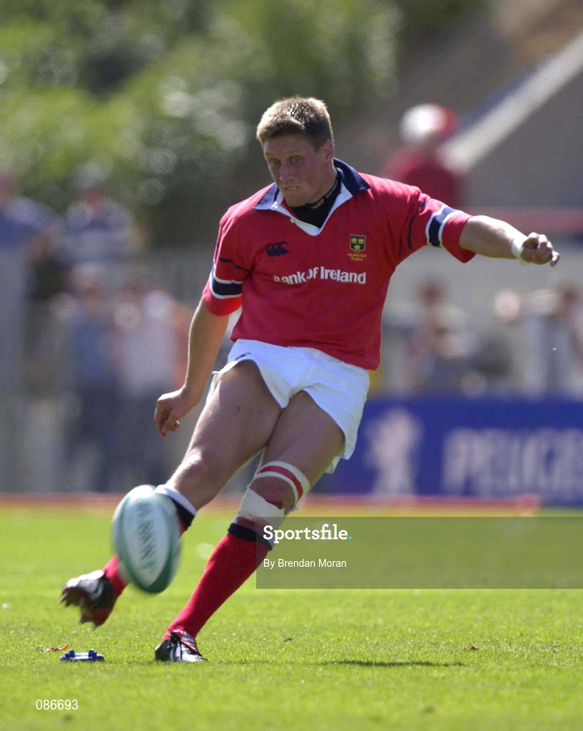 27 April 2002; Ronan O'Gara of Munster kicks a penalty during the Heineken European Cup Semi-Final match between Castres and Munster at Stade de la Mediterranie in Beziers, France. Photo by Brendan Moran/Sportsfile