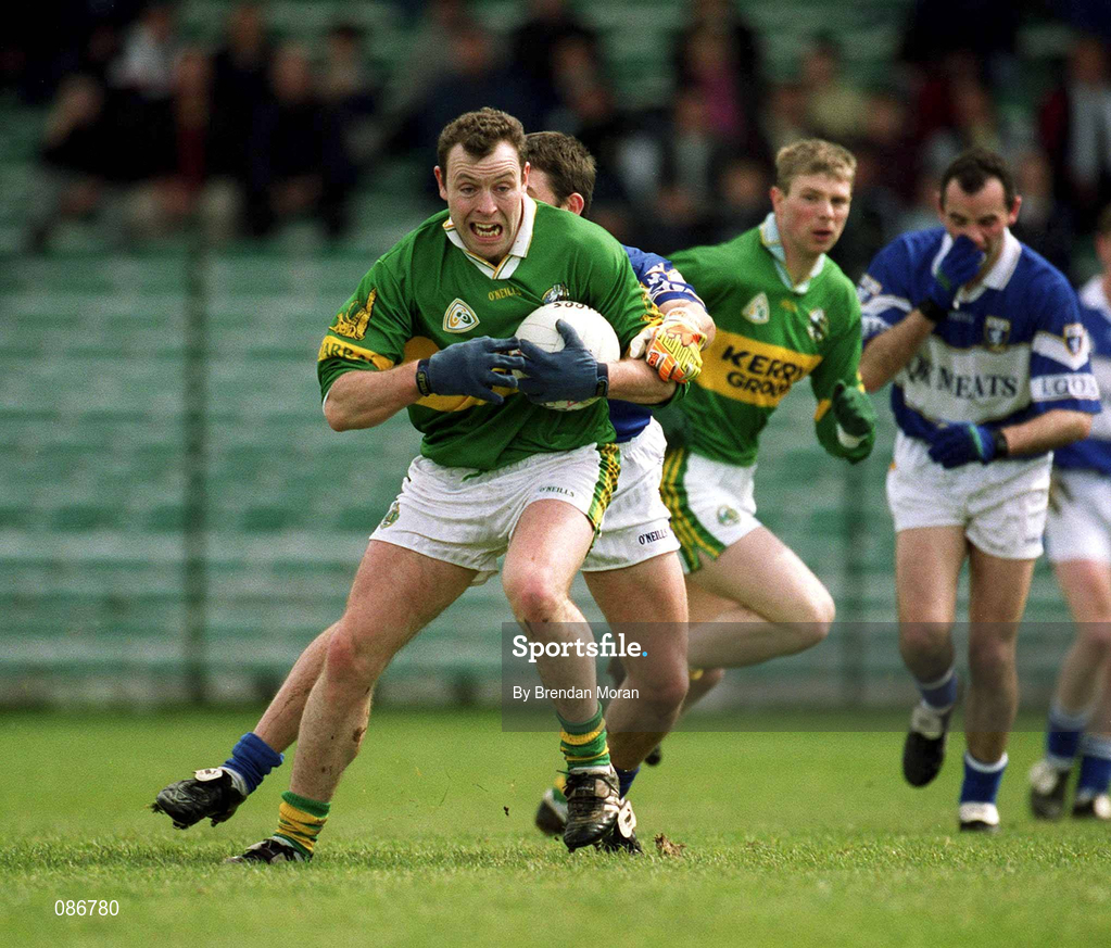 28 April 2002; Séamus Moynihan of Kerry during the Allianz National Football League Division 2 Final match between Kerry and Laois at the Gaelic Grounds in Limerick. Photo by Brendan Moran/Sportsfile