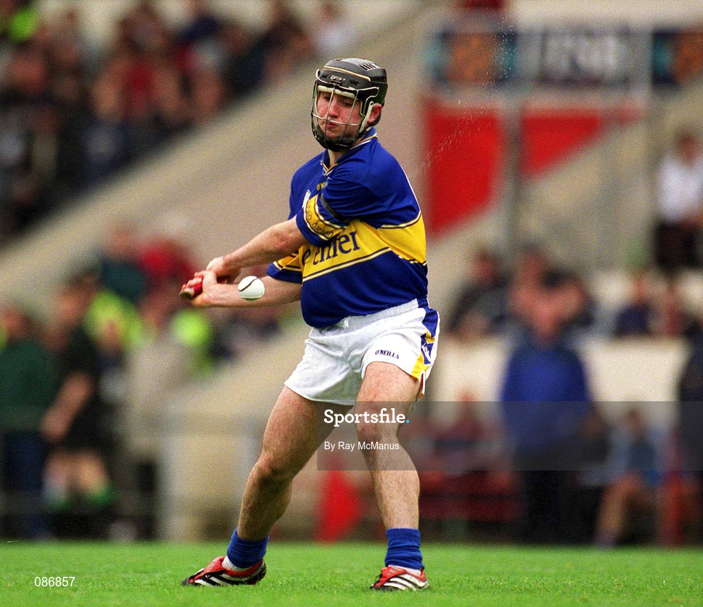 21 April 2002; Eoin Kelly of Tipperary during the Allianz National Hurling League Semi-Final match between Cork and Tipperary at Páirc Uí Chaoimh in Cork. Photo by Ray McManus/Sportsfile