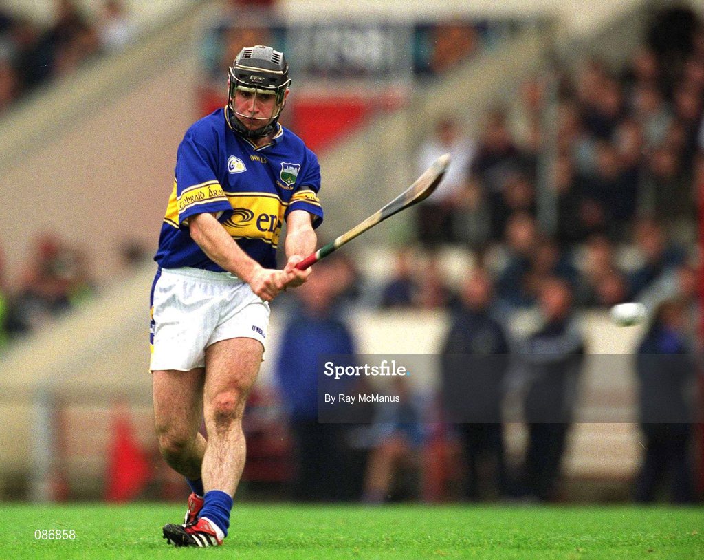 21 April 2002; Eoin Kelly of Tipperary during the Allianz National Hurling League Semi-Final match between Cork and Tipperary at Páirc Uí Chaoimh in Cork. Photo by Ray McManus/Sportsfile
