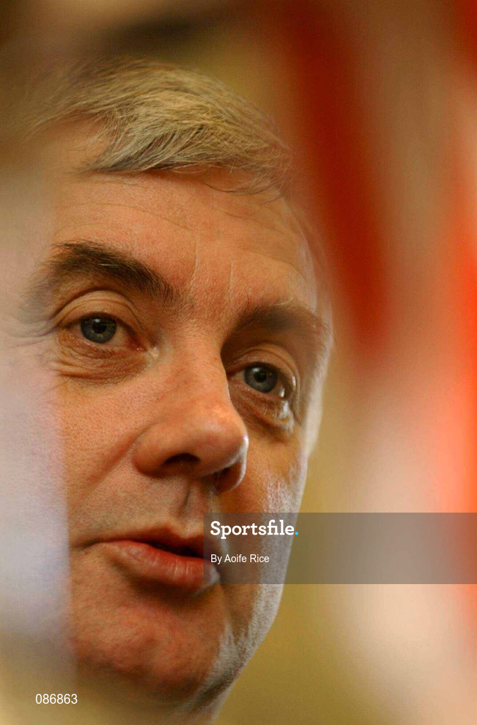 30 April 2002; Cork manager Bertie Óg Murphy speaking at a press conference at the Jurys Hotel in Dublin ahead of the Allianz National Hurling League Final between Kilkenny and Cork. Photo by Aoife Rice/Sportsfile