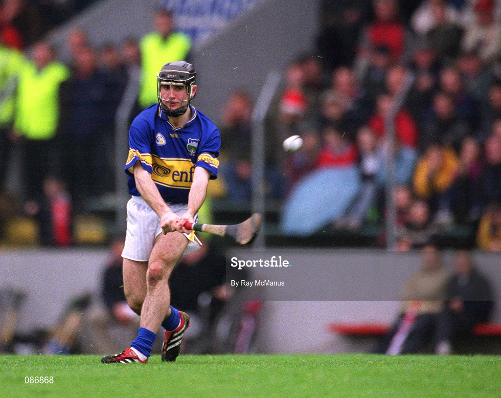 21 April 2002; Eoin Kelly of Tipperary during the Allianz National Hurling League Semi-Final match between Cork and Tipperary at Páirc Uí Chaoimh in Cork. Photo by Ray McManus/Sportsfile