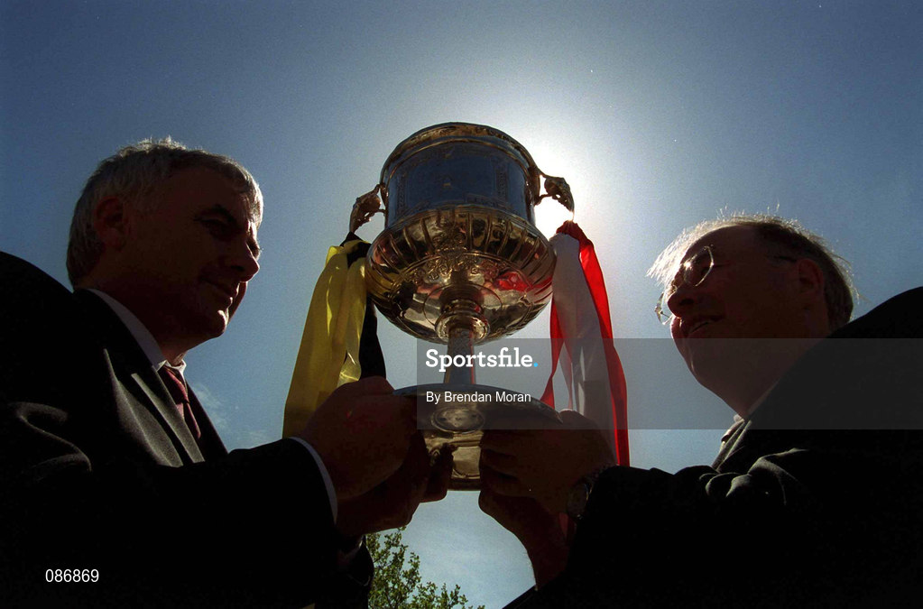 30 April 2002; Kilkenny selector Noel Skehan, right, and Cork manager Bertie Óg Murphy with the trophy at a press conference at the Jurys Hotel in Dublin ahead of the Allianz National Hurling League Final between Kilkenny and Cork. Photo by Brendan Moran/Sportsfile