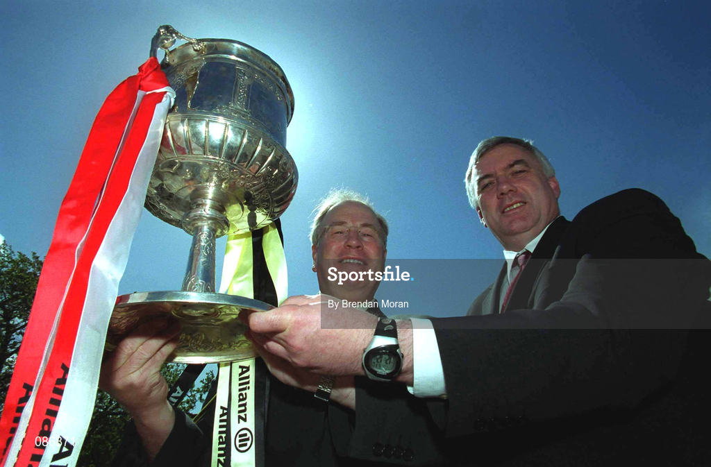30 April 2002; Kilkenny selector Noel Skehan, left, and Cork manager Bertie Óg Murphy with the trophy at a press conference at the Jurys Hotel in Dublin ahead of the Allianz National Hurling League Final between Kilkenny and Cork. Photo by Brendan Moran/Sportsfile