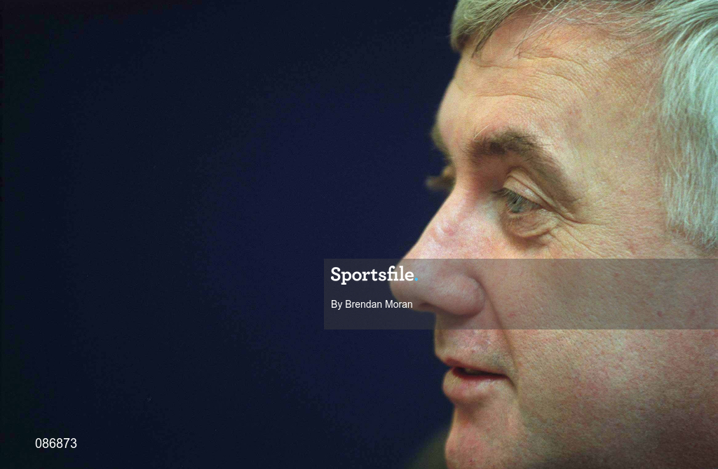 30 April 2002; Cork manager Bertie Óg Murphy speaking at a press conference at the Jurys Hotel in Dublin ahead of the Allianz National Hurling League Final between Kilkenny and Cork. Photo by Brendan Moran/Sportsfile