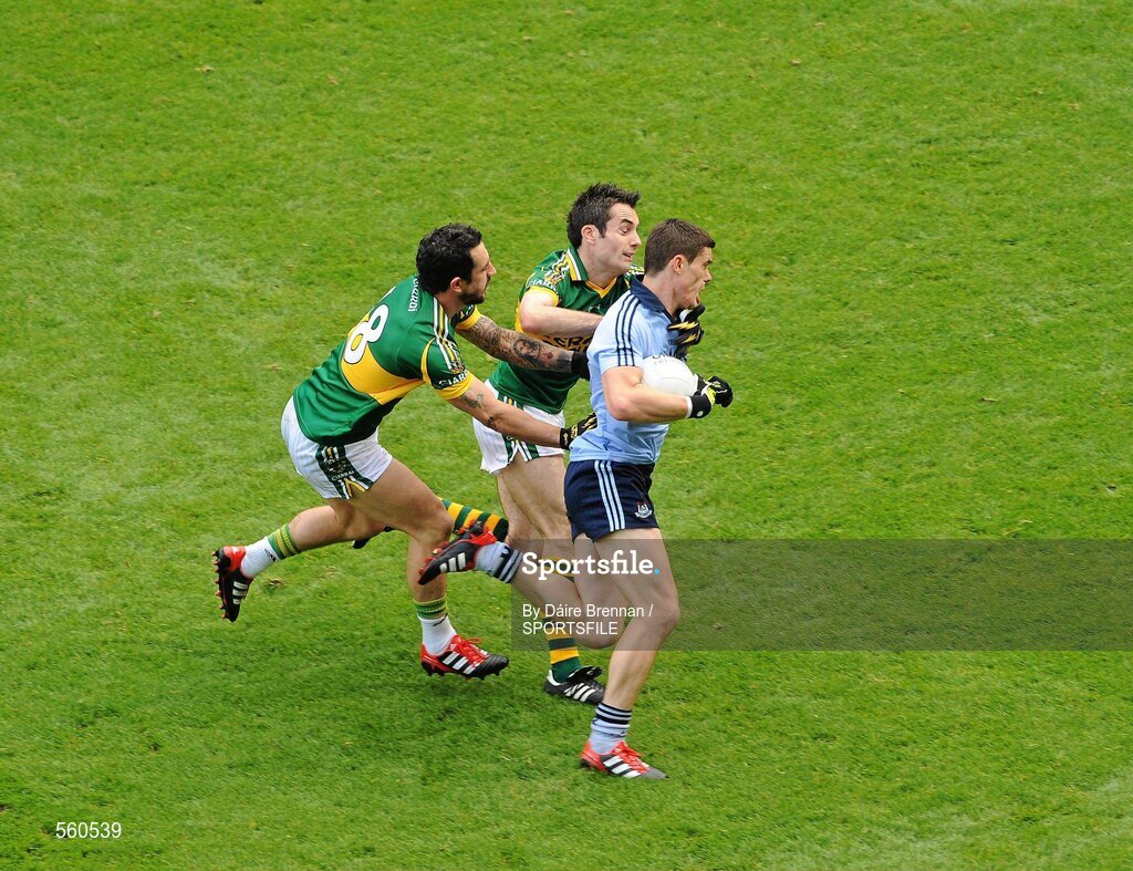 18 September 2011; Diarmuid Connolly, Dublin, in action against Paul Galvin, left, and Tom O'Sullivan, Kerry. GAA Football All-Ireland Senior Championship Final, Kerry v Dublin, Croke Park, Dublin. Picture credit: Dáire Brennan / SPORTSFILE