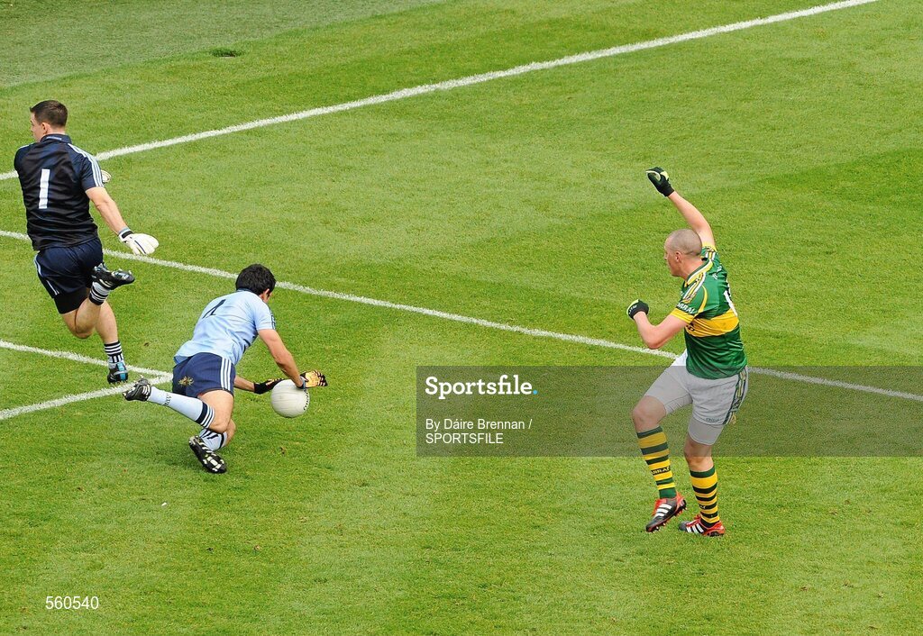 18 September 2011; Cian O'Sullivan, Dublin, blocks a shot on goal from Kieran Donaghy, Kerry. GAA Football All-Ireland Senior Championship Final, Kerry v Dublin, Croke Park, Dublin. Picture credit: Dáire Brennan / SPORTSFILE