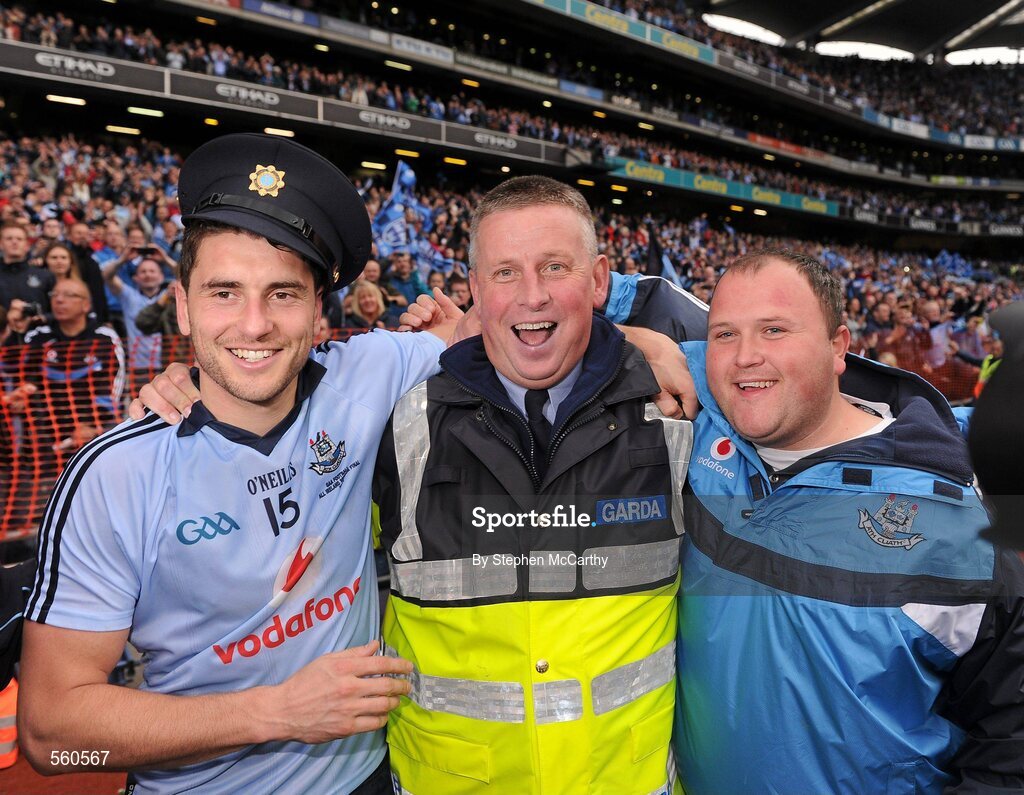 18 September 2011; Bernard Brogan celebrates with former manager Garda Paul Caffrey and supporter Stephen Molloy. GAA Football All-Ireland Senior Championship Final, Kerry v Dublin, Croke Park, Dublin. Picture credit: Stephen McCarthy / SPORTSFILE