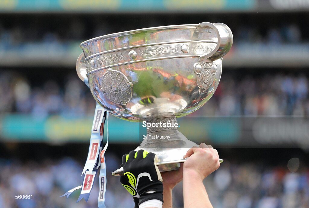 18 September 2011; The Sam Maguire Cup is held aloft during Dublin celebrations. GAA Football All-Ireland Senior Championship Final, Kerry v Dublin, Croke Park, Dublin. Picture credit: Pat Murphy / SPORTSFILE