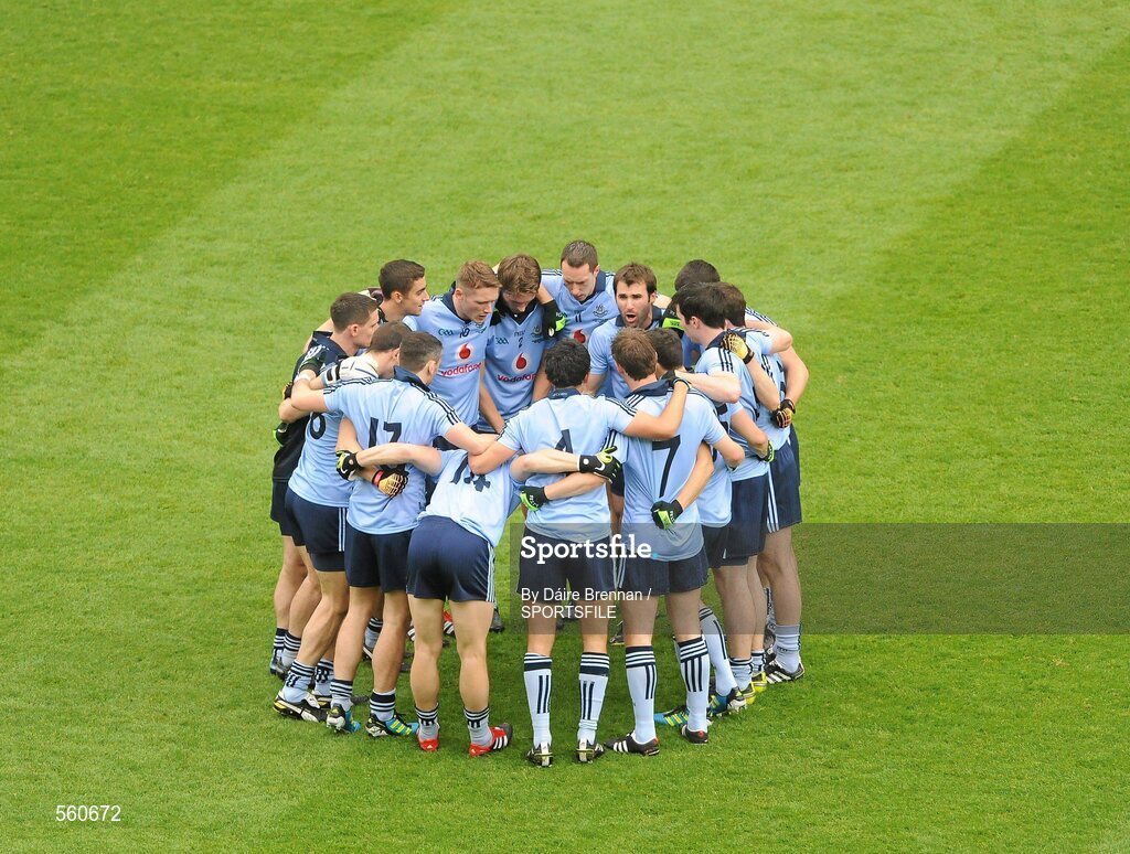 18 September 2011; Dublin captain Bryan Cullen speaks to his team during the Dublin team huddle. GAA Football All-Ireland Senior Championship Final, Kerry v Dublin, Croke Park, Dublin. Picture credit: Dáire Brennan / SPORTSFILE