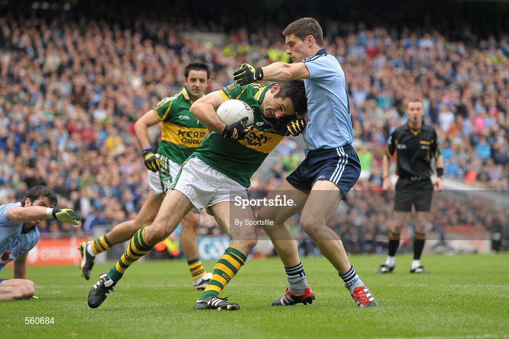 18 September 2011; Tom O'Sullivan, Kerry, in action against Diarmuid Connolly, Dublin. GAA Football All-Ireland Senior Championship Final, Kerry v Dublin, Croke Park, Dublin. Photo by Sportsfile