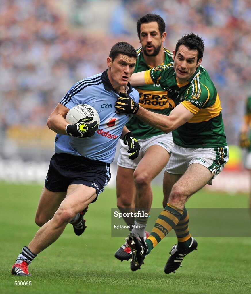18 September 2011; Diarmuid Connolly, Dublin, in action against Tom O'Sullivan, right and Paul Galvin, Kerry. GAA Football All-Ireland Senior Championship Final, Kerry v Dublin, Croke Park, Dublin. Picture credit: David Maher / SPORTSFILE
