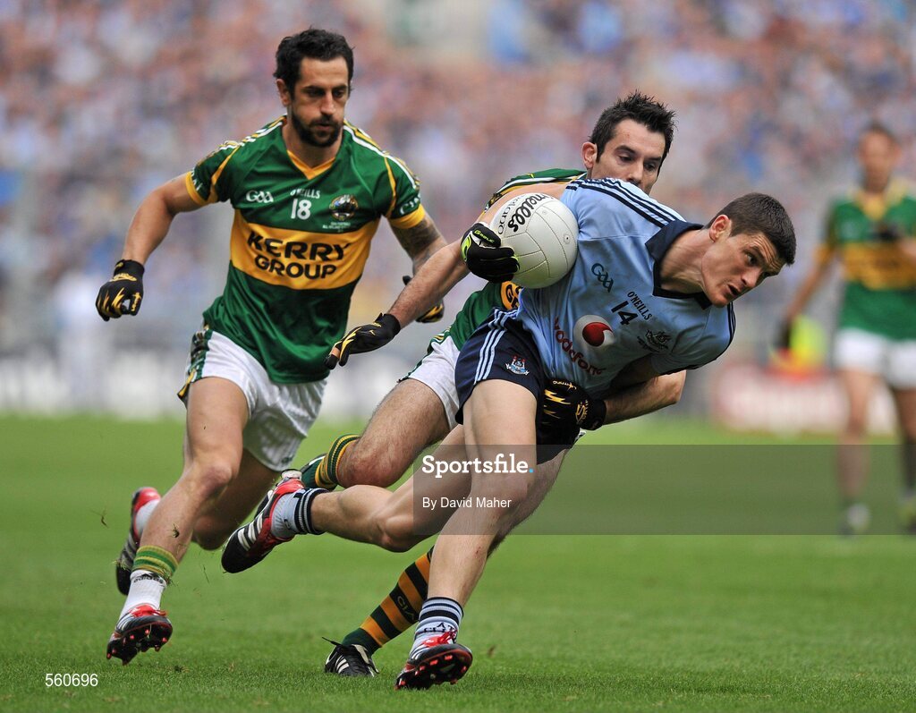 18 September 2011; Diarmuid Connolly, Dublin, in action against Tom O'Sullivan, right and Paul Galvin, Kerry. GAA Football All-Ireland Senior Championship Final, Kerry v Dublin, Croke Park, Dublin. Picture credit: David Maher / SPORTSFILE