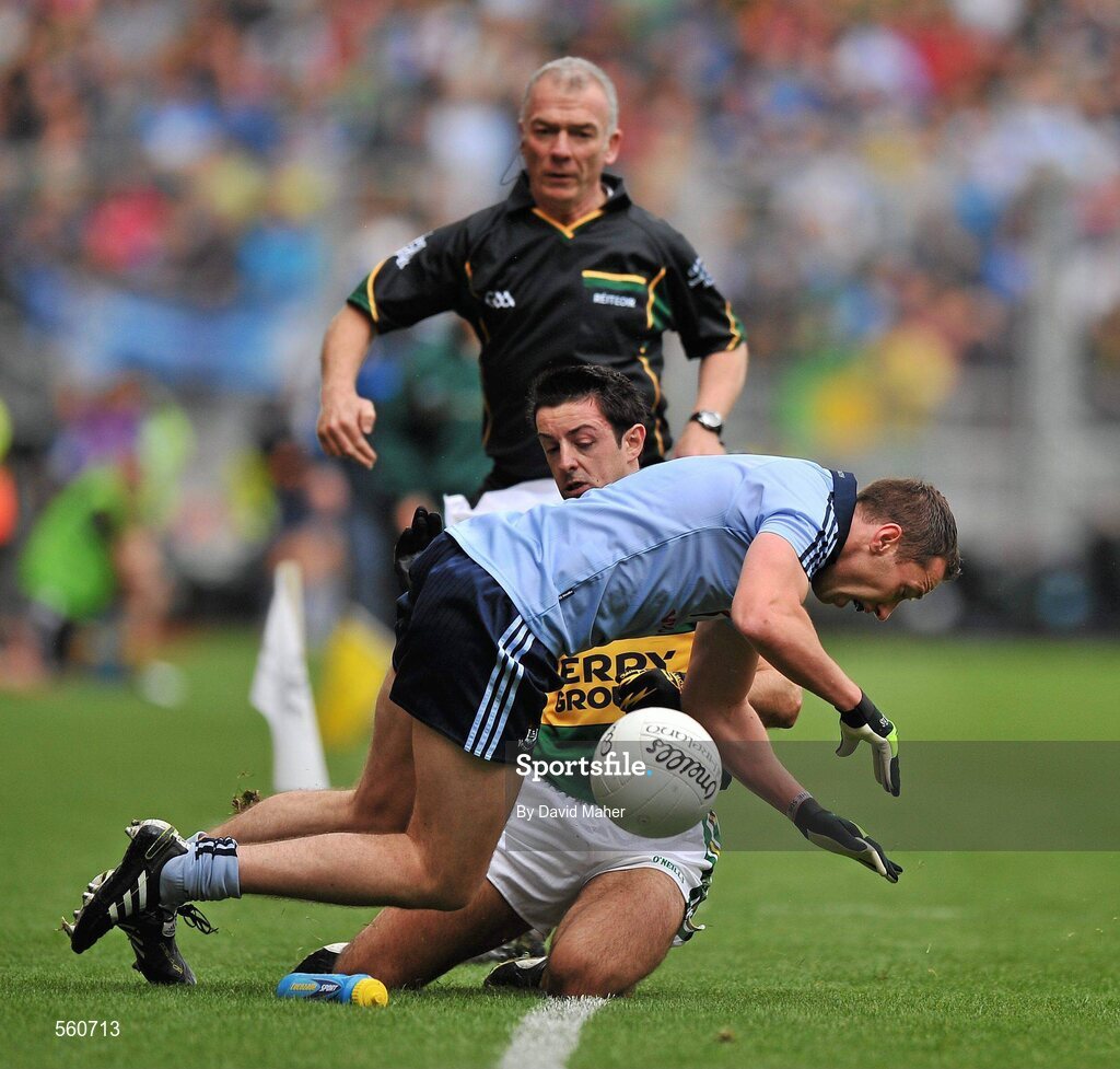 18 September 2011; Barry Cahill, Dublin, in action against Aidan O'Mahony, Kerry. GAA Football All-Ireland Senior Championship Final, Kerry v Dublin, Croke Park, Dublin. Picture credit: David Maher / SPORTSFILE