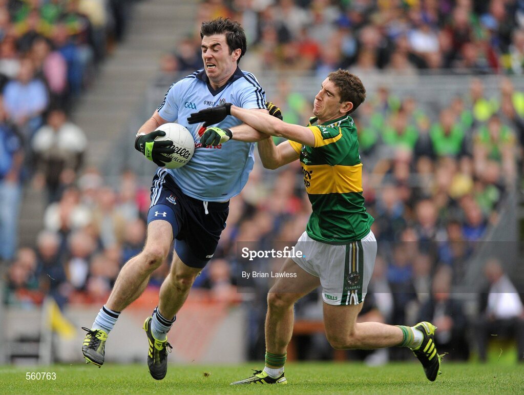 18 September 2011; Michael Darragh Macauley, Dublin, in action against Killian Young, Kerry. GAA Football All-Ireland Senior Championship Final, Kerry v Dublin, Croke Park, Dublin. Picture credit: Brian Lawless / SPORTSFILE