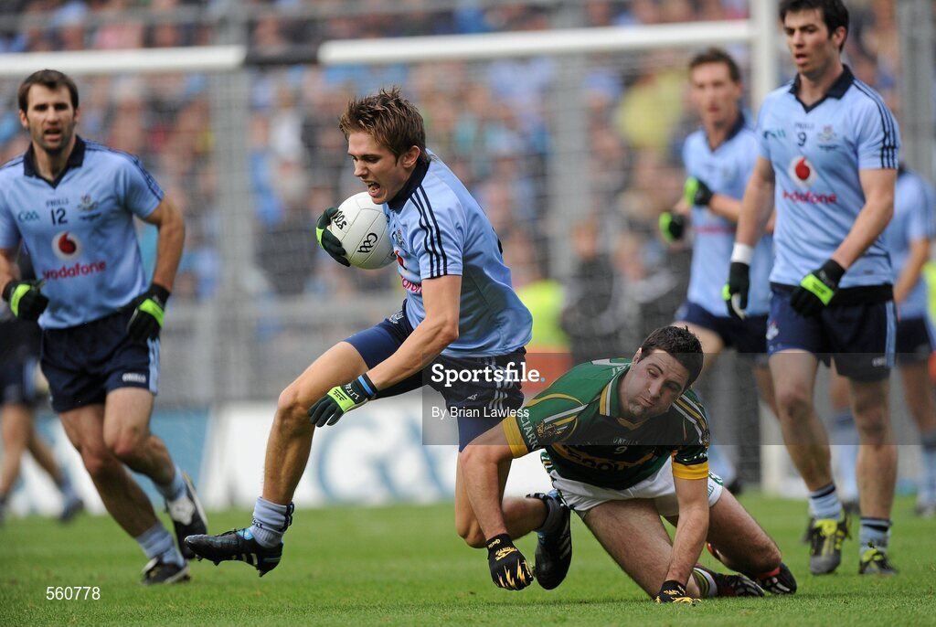 18 September 2011; Michael Fitzsimons, Dublin, in action against Bryan Sheehan, Kerry. GAA Football All-Ireland Senior Championship Final, Kerry v Dublin, Croke Park, Dublin. Picture credit: Brian Lawless / SPORTSFILE