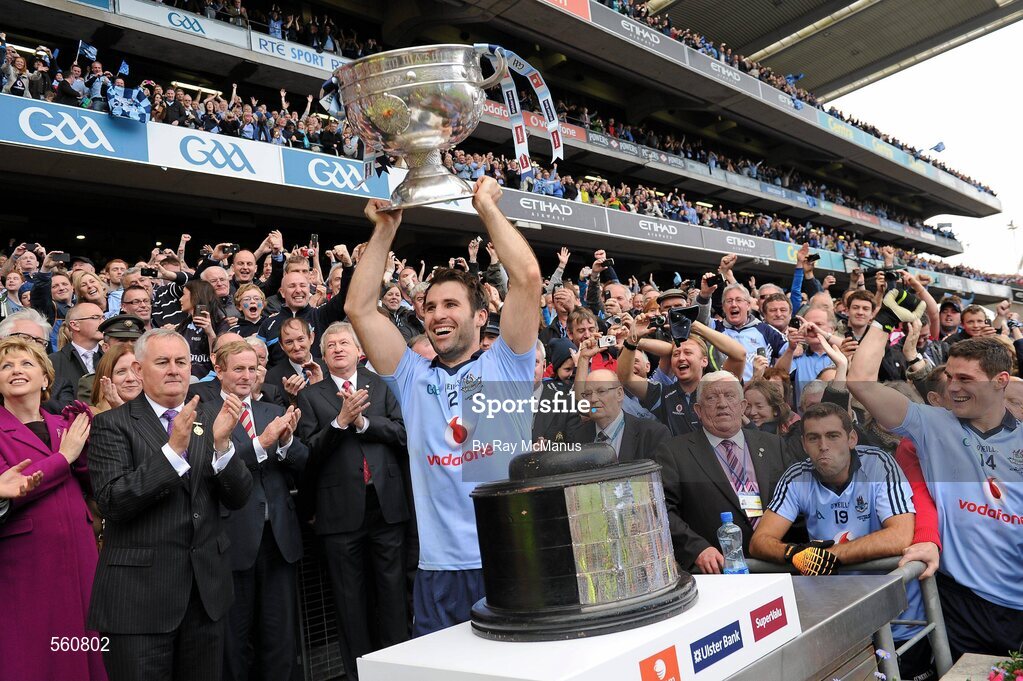 18 September 2011; Dublin captain Bryan Cullen lifts the Sam Maguire Cup. GAA Football All-Ireland Senior Championship Final, Kerry v Dublin, Croke Park, Dublin. Picture credit: Ray McManus / SPORTSFILE