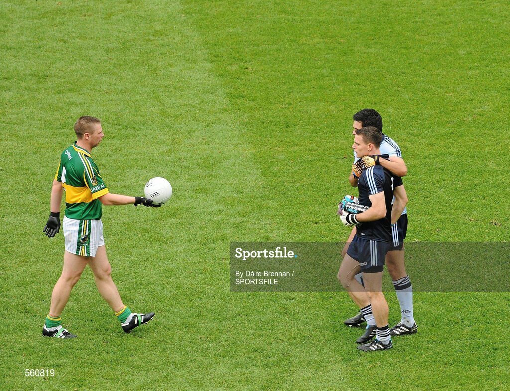 18 September 2011; Tomas O Se, Kerry, offers the match ball to Stephen Cluxton, Dublin. GAA Football All-Ireland Senior Championship Final, Kerry v Dublin, Croke Park, Dublin. Picture credit: Daire Brennan / SPORTSFILE