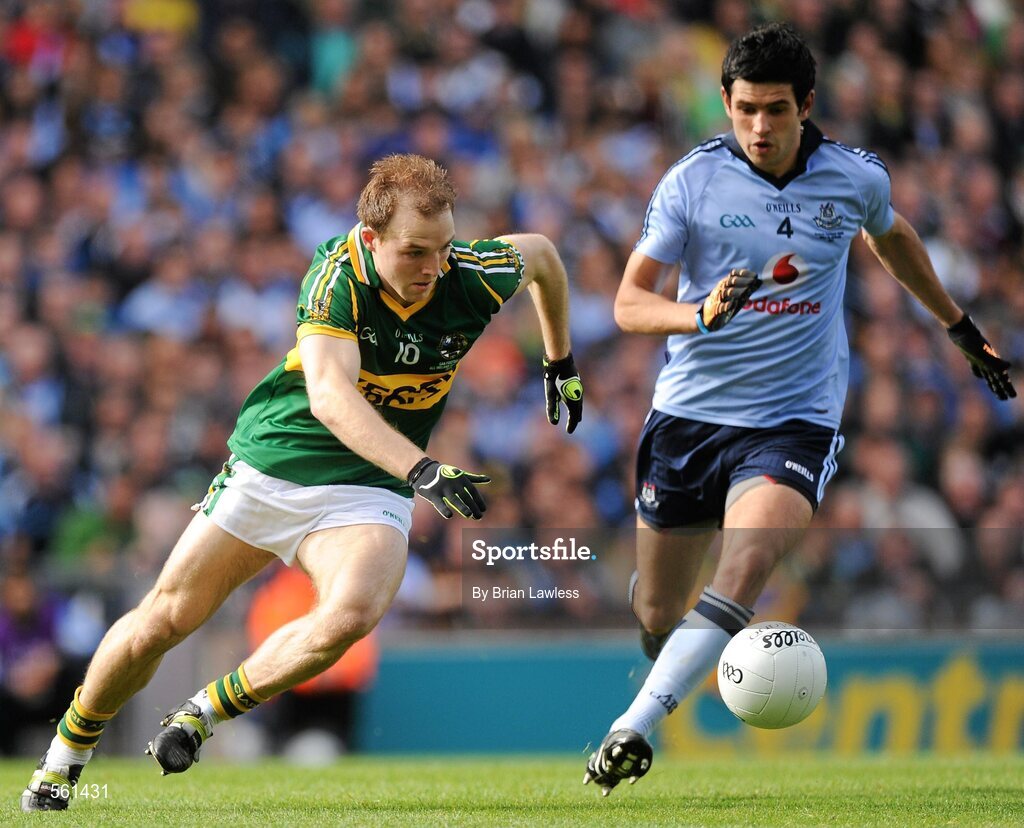 18 September 2011; Darran O'Sullivan, Kerry, in action against Cian O'Sullivan, Dublin. GAA Football All-Ireland Senior Championship Final, Kerry v Dublin, Croke Park, Dublin. Picture credit: Brian Lawless / SPORTSFILE