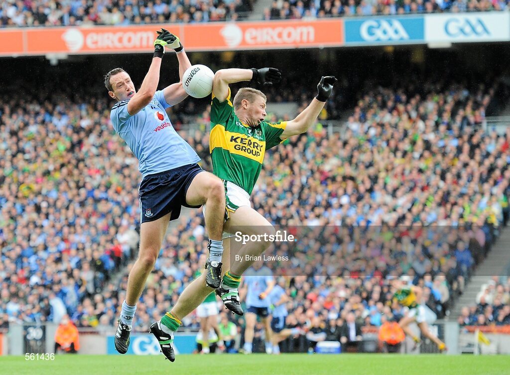18 September 2011; Barry Cahill, Dublin, in action against Tomas O Se, Kerry. GAA Football All-Ireland Senior Championship Final, Kerry v Dublin, Croke Park, Dublin. Picture credit: Brian Lawless / SPORTSFILE