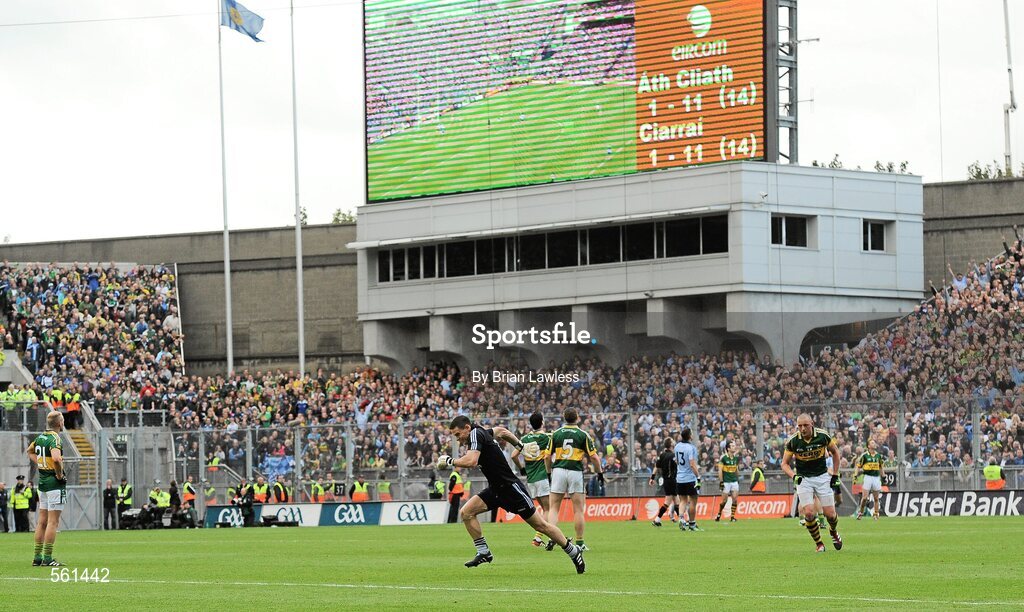 18 September 2011; Dublin goalkeeper Stephen Cluxton races back toward his goal after kicking the winning point from a free. GAA Football All-Ireland Senior Championship Final, Kerry v Dublin, Croke Park, Dublin. Picture credit: Brian Lawless / SPORTSFILE