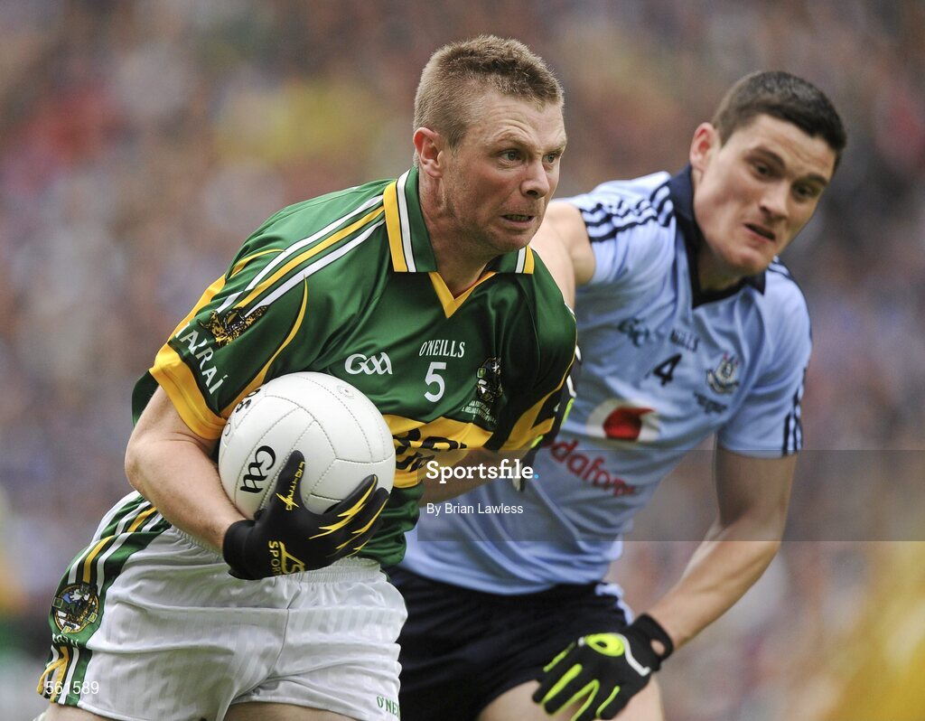18 September 2011; Tomas O Se, Kerry, in action against Michael Fitzsimons, Dublin. GAA Football All-Ireland Senior Championship Final, Kerry v Dublin, Croke Park, Dublin. Picture credit: Brian Lawless / SPORTSFILE