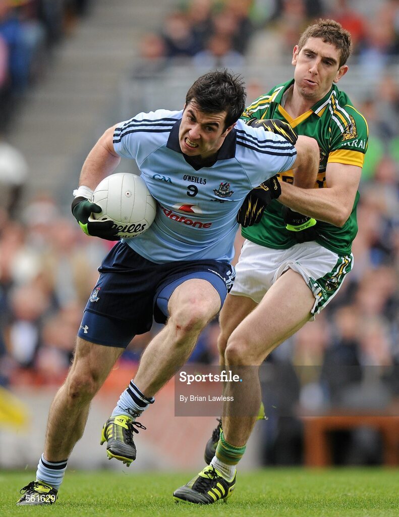 18 September 2011; Michael Darragh Macauley, Dublin, in action against Killian Young, Kerry. GAA Football All-Ireland Senior Championship Final, Kerry v Dublin, Croke Park, Dublin. Picture credit: Brian Lawless / SPORTSFILE