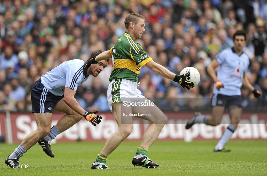 18 September 2011; Tomas O Se, Kerry, in action against Ger Brennan, Dublin. GAA Football All-Ireland Senior Championship Final, Kerry v Dublin, Croke Park, Dublin. Picture credit: Brian Lawless / SPORTSFILE