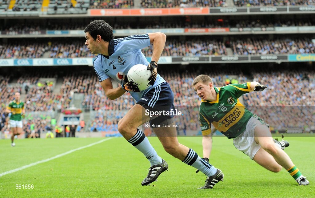 18 September 2011; Cian O'Sullivan, Dublin, in action against Kieran O'Leary, Kerry. GAA Football All-Ireland Senior Championship Final, Kerry v Dublin, Croke Park, Dublin. Picture credit: Brian Lawless / SPORTSFILE