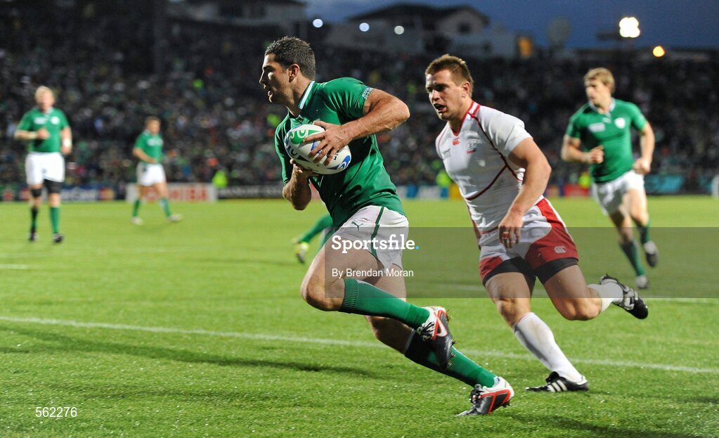 25 September 2011; Rob Kearney, Ireland, runs through to score his side's seventh try against Russia. 2011 Rugby World Cup, Pool C, Ireland v Russia, Rotorua International Stadium, Rotorua, New Zealand. Picture credit: Brendan Moran / SPORTSFILE