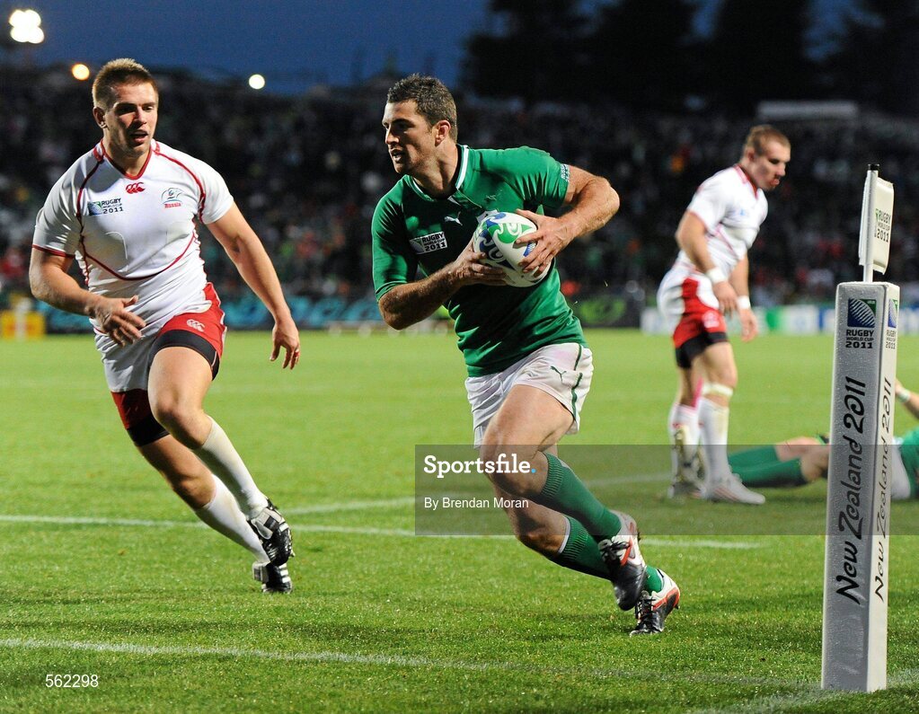 25 September 2011; Rob Kearney, Ireland, runs through to score his side's seventh try against Russia. 2011 Rugby World Cup, Pool C, Ireland v Russia, Rotorua International Stadium, Rotorua, New Zealand. Picture credit: Brendan Moran / SPORTSFILE
