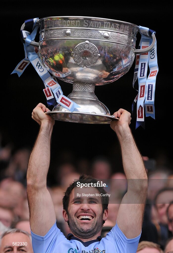 18 September 2011; Dublin captain Bryan Cullen lifts The Sam Maguire Cup. GAA Football All-Ireland Senior Championship Final, Kerry v Dublin, Croke Park, Dublin. Picture credit: Stephen McCarthy / SPORTSFILE