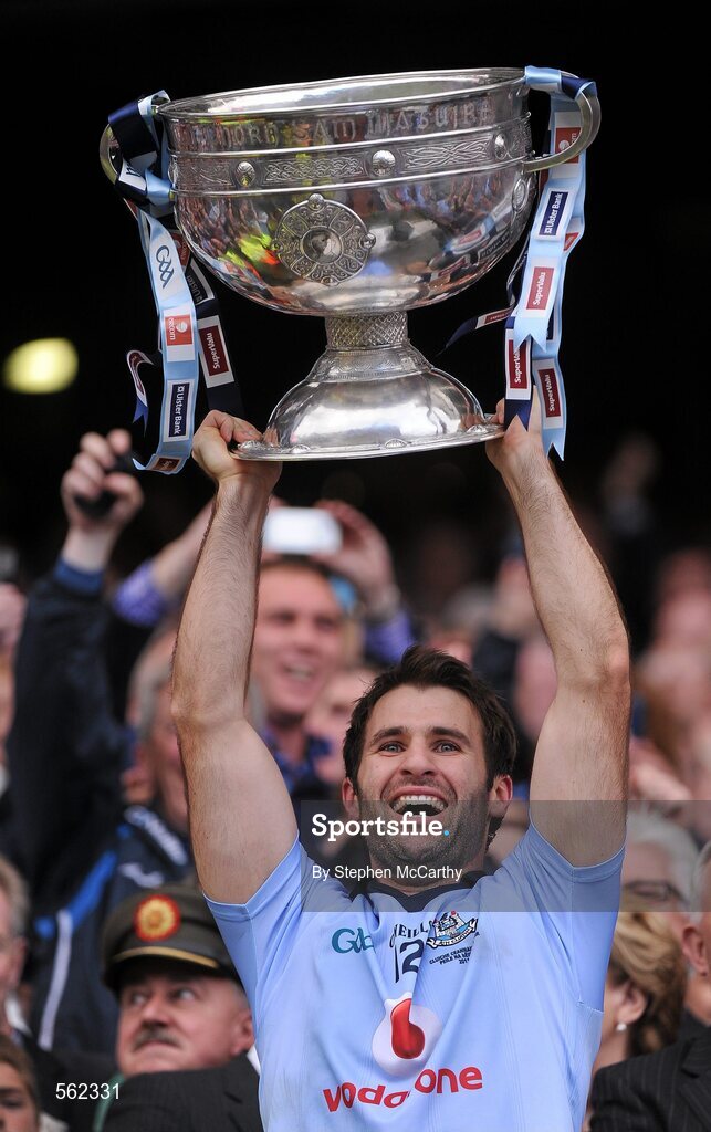 18 September 2011; Dublin captain Bryan Cullen lifts The Sam Maguire Cup. GAA Football All-Ireland Senior Championship Final, Kerry v Dublin, Croke Park, Dublin. Picture credit: Stephen McCarthy / SPORTSFILE