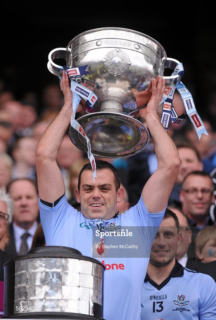18 September 2011; Paul Casey, Dublin, lifts The Sam Maguire Cup. GAA Football All-Ireland Senior Championship Final, Kerry v Dublin, Croke Park, Dublin. Picture credit: Stephen McCarthy / SPORTSFILE