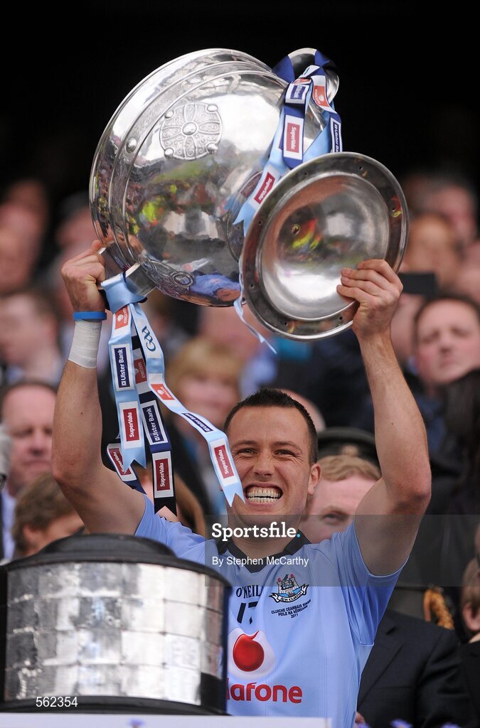 18 September 2011; Paul Conlon, Dublin, lifts The Sam Maguire Cup. GAA Football All-Ireland Senior Championship Final, Kerry v Dublin, Croke Park, Dublin. Picture credit: Stephen McCarthy / SPORTSFILE