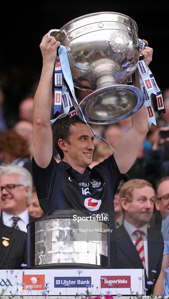18 September 2011; Michael Savage, Dublin, lifts The Sam Maguire Cup. GAA Football All-Ireland Senior Championship Final, Kerry v Dublin, Croke Park, Dublin. Picture credit: Stephen McCarthy / SPORTSFILE