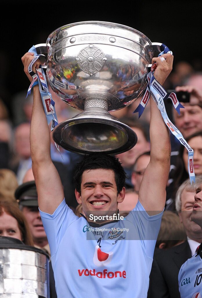 18 September 2011; Cian O'Sullivan, Dublin, lifts The Sam Maguire Cup. GAA Football All-Ireland Senior Championship Final, Kerry v Dublin, Croke Park, Dublin. Picture credit: Stephen McCarthy / SPORTSFILE