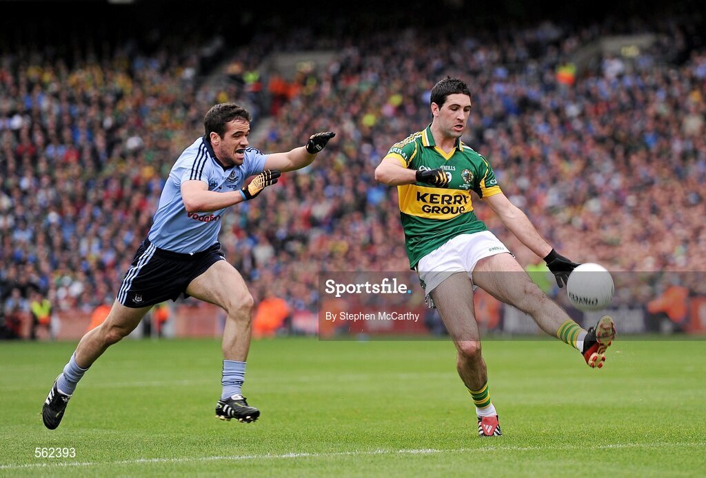 18 September 2011; Bryan Sheehan, Kerry, in action against Ger Brennan, Dublin. GAA Football All-Ireland Senior Championship Final, Kerry v Dublin, Croke Park, Dublin. Picture credit: Stephen McCarthy / SPORTSFILE