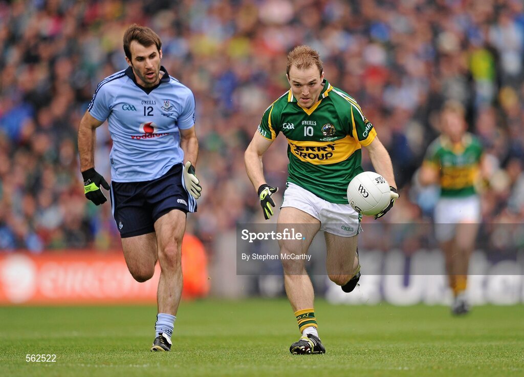 18 September 2011; Darran O'Sullivan, Kerry, in action against Bryan Cullen, Dublin. GAA Football All-Ireland Senior Championship Final, Kerry v Dublin, Croke Park, Dublin. Picture credit: Stephen McCarthy / SPORTSFILE