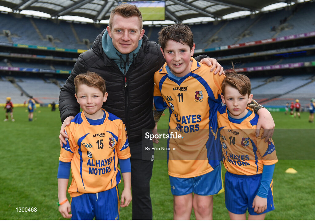 13 April 2017; Joe Canning of Portumna and Galway with his nephews, from left, Jody, Adam and Andrew Canning who are all representing Portumna GAA Club, Co. Galway, during the Go Games Provincial Days in partnership with Littlewoods Ireland Day 4 at Croke Park in Dublin. Photo by Eóin Noonan/Sportsfile