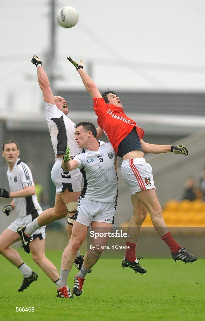 9 October 2011; Scott Brady, left, and Ross Brady, Clara, in action against Richie Dalton, Edenderry. Tullamore Court Hotel Senior Football Final, Clara v Edenderry, O'Connor Park, Tullamore, Co. Offaly. Picture credit: Diarmuid Greene / SPORTSFILE