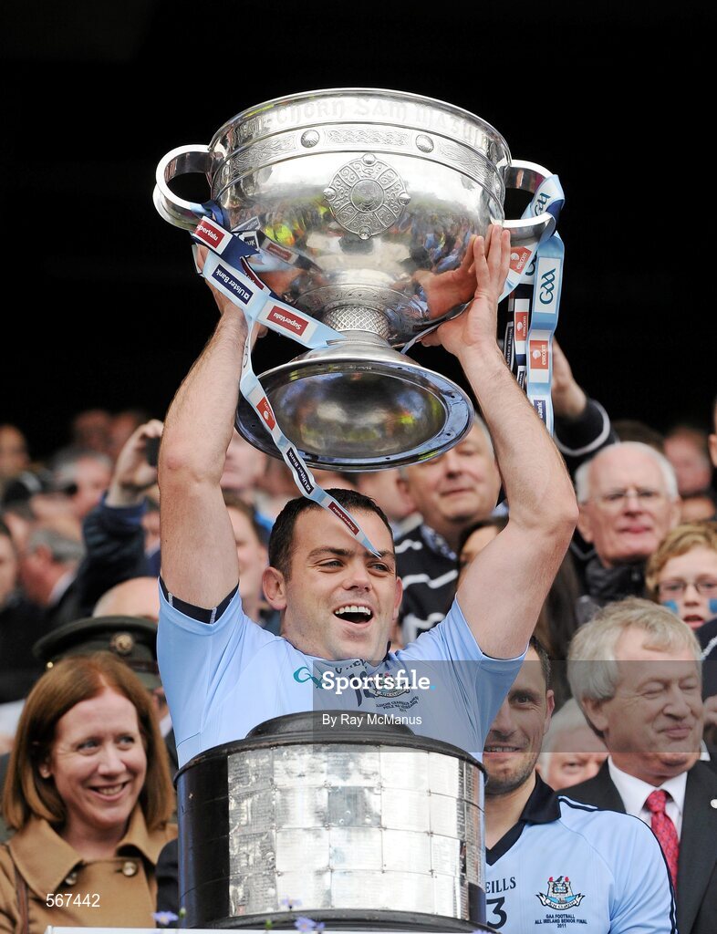18 September 2011; Paul Casey, Dublin, lifts the Sam Maguire Cup. GAA Football All-Ireland Senior Championship Final, Kerry v Dublin, Croke Park, Dublin. Picture credit: Ray McManus / SPORTSFILE