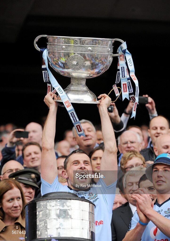 18 September 2011; Alan Brogan, Dublin, lifts the Sam Maguire Cup. GAA Football All-Ireland Senior Championship Final, Kerry v Dublin, Croke Park, Dublin. Picture credit: Ray McManus / SPORTSFILE