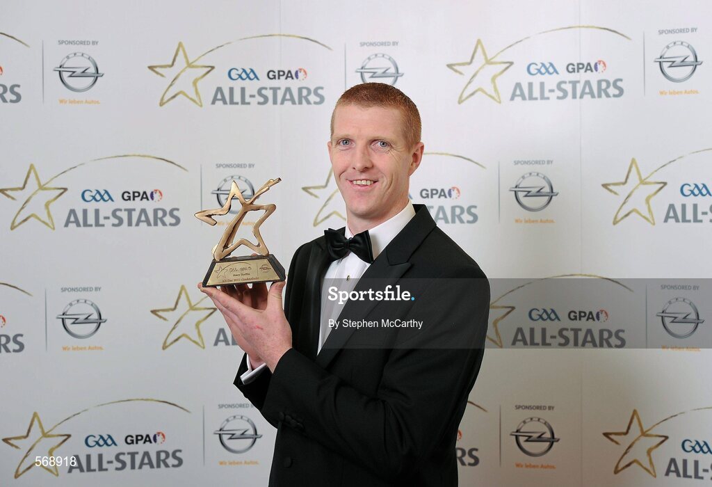 21 October 2011; Henry Shefflin, Kilkenny, with his GAA GPA All-Star Hurling award at the GAA GPA All-Star Awards 2011 sponsored by Opel. National Convention Centre, Dublin. Picture credit: Stephen McCarthy / SPORTSFILE